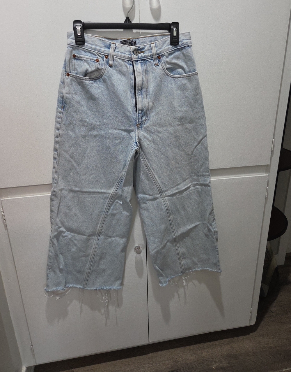 Abercrombie & Fitch Light Blue Wide-Leg Cropped Jeans